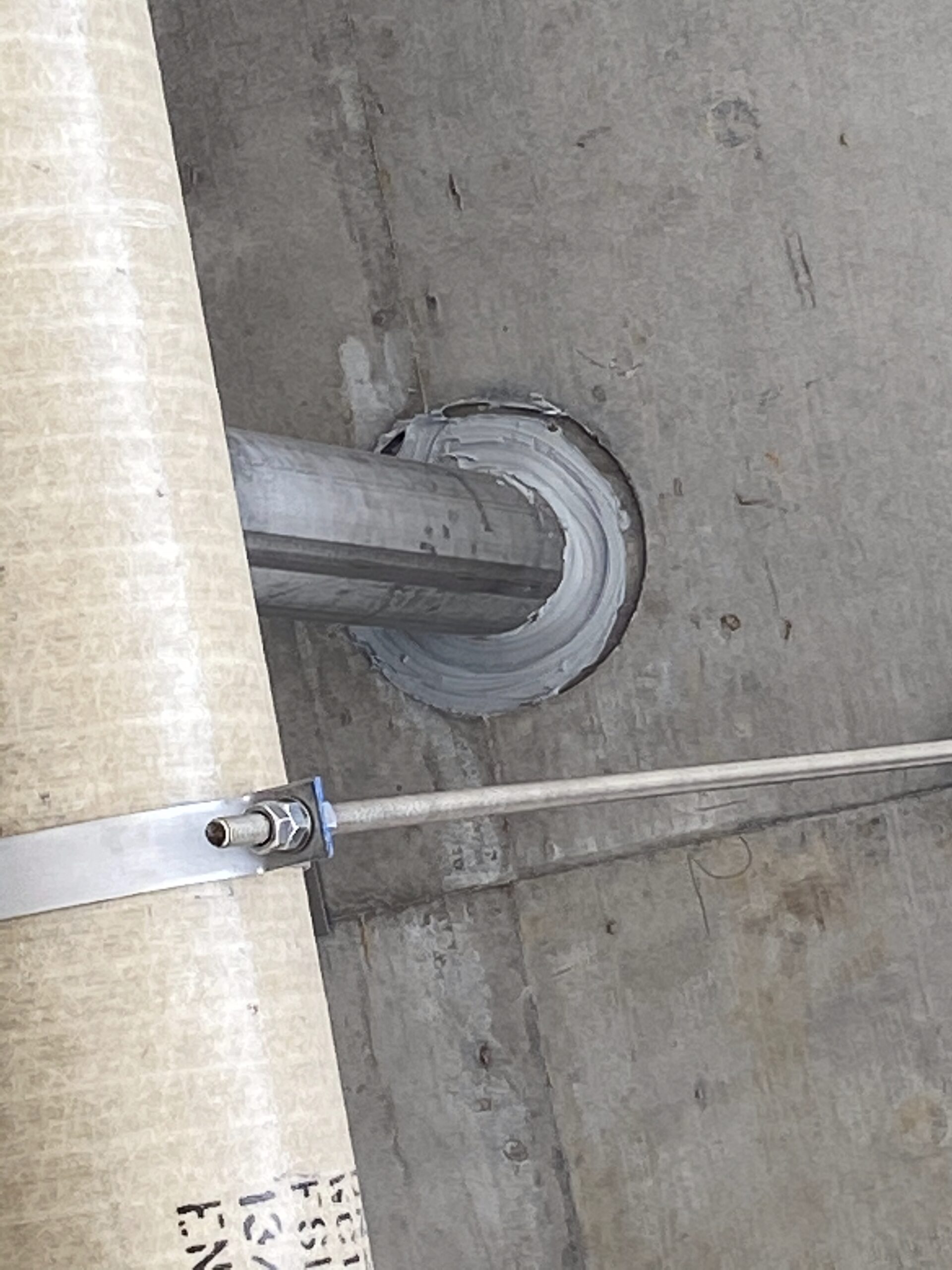 Rohrdurchführung durch ein Betonbauteil – kritischer Punkt der Bauwerksabdichtung